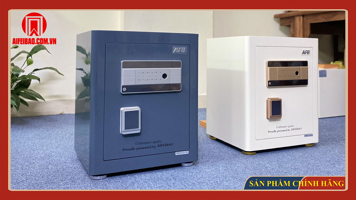 Mặt trước két sắt Aifeibao HK-A1/D-45HM màu xanh xám và trắng tại phòng trưng bày nguồn